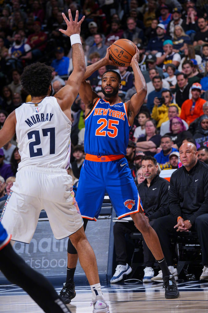 尼克斯主场大胜活塞,重登胜利之巅 尼克斯主场大胜活塞,重登胜利之巅