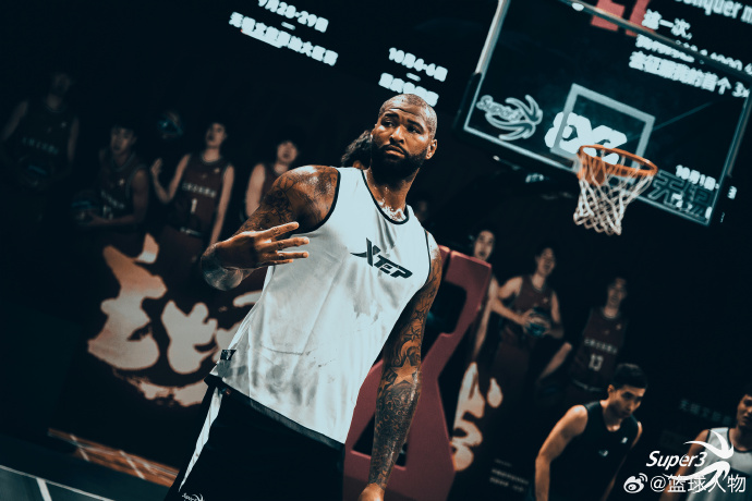 考辛斯万众瞩目,战胜强敌夺冠 考辛斯万众瞩目,战胜强敌夺冠