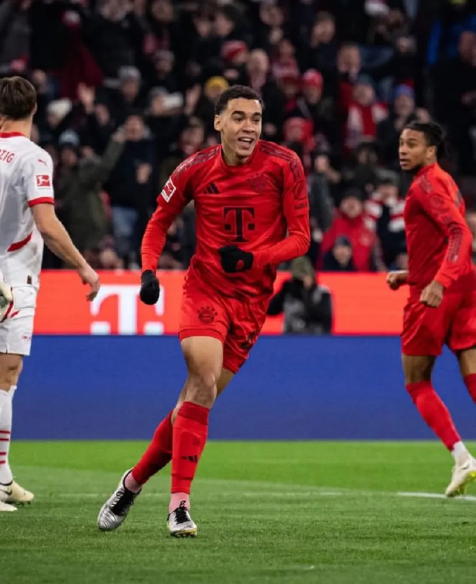 拜仁慕尼黑逆袭击败不莱梅,德甲榜首宝座无人能敌 拜仁慕尼黑逆袭击败不莱梅,德甲榜首宝座无人能敌