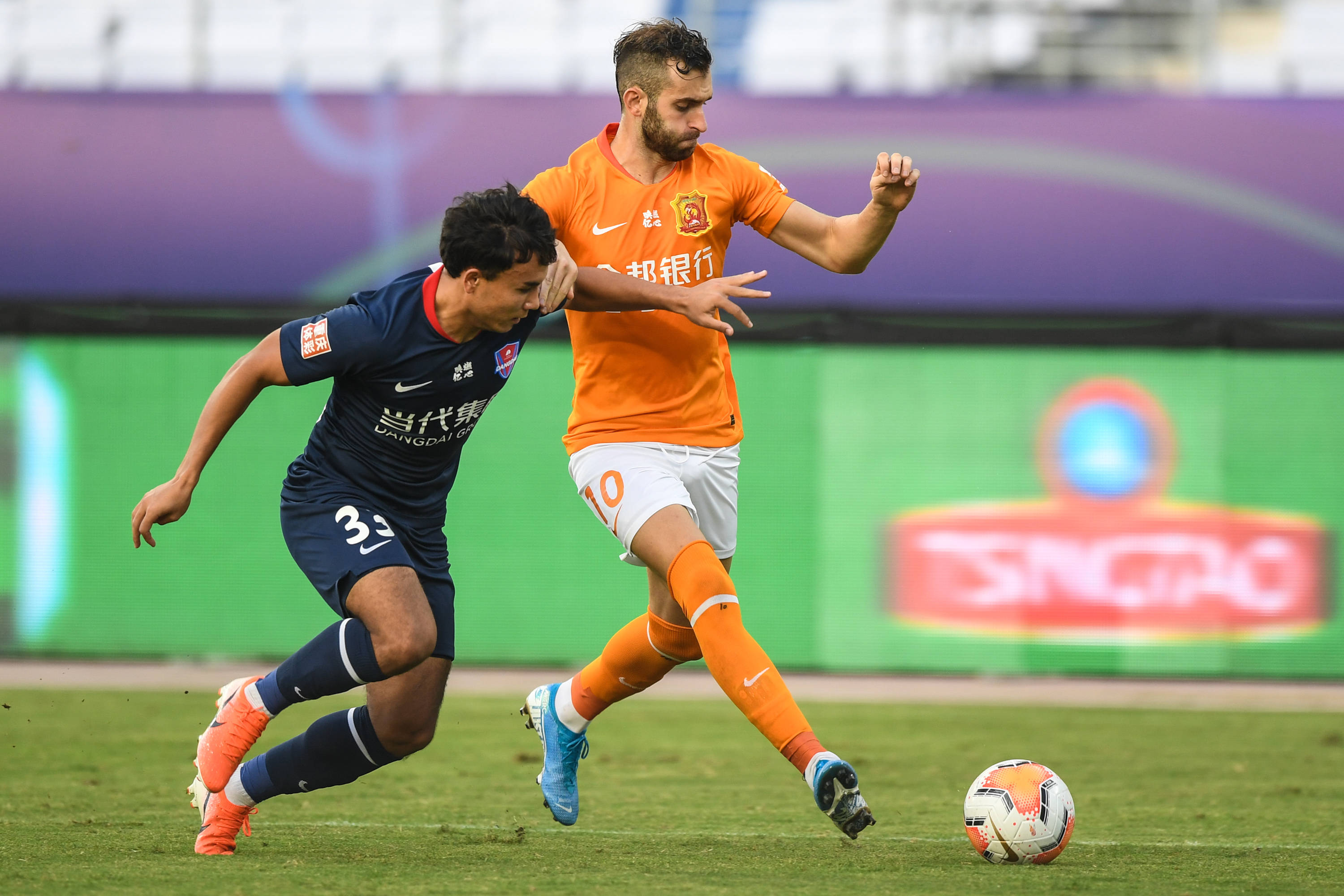 重庆客场大胜华夏幸福,喜迎首胜 重庆客场大胜华夏幸福,喜迎首胜