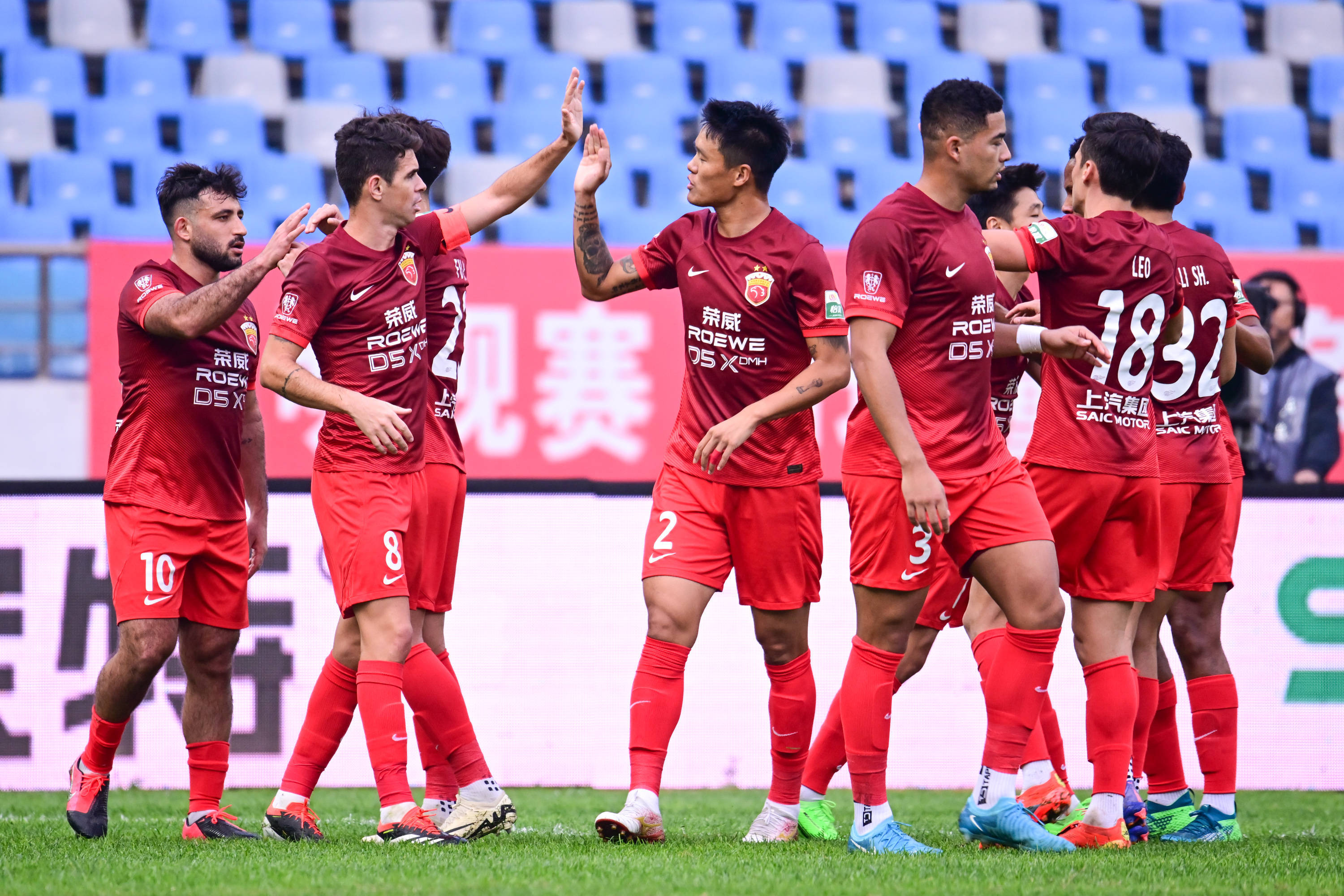 上港战术调整,力争客场击败对手保持中超榜首 上港战术调整,力争客场击败对手保持中超榜首