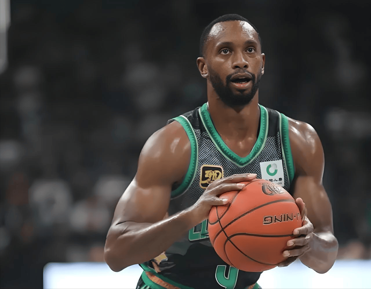 76人客场大胜老鹰,继续保持连胜势头 76人客场大胜老鹰,继续保持连胜势头