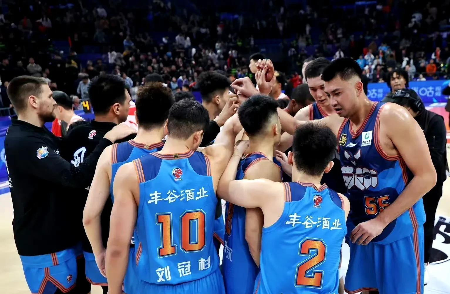 四川男篮浴火重生，实力倍增