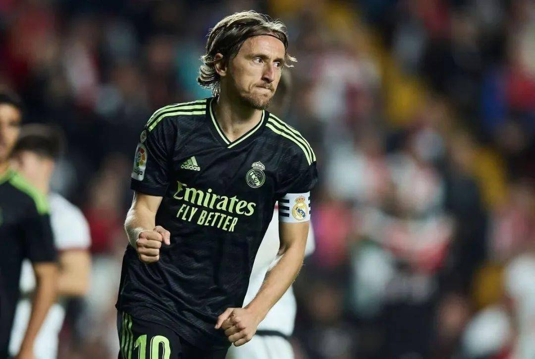 俄罗斯前锋因伤告别赛季,球队雪上加霜 俄罗斯前锋因伤告别赛季,球队雪上加霜