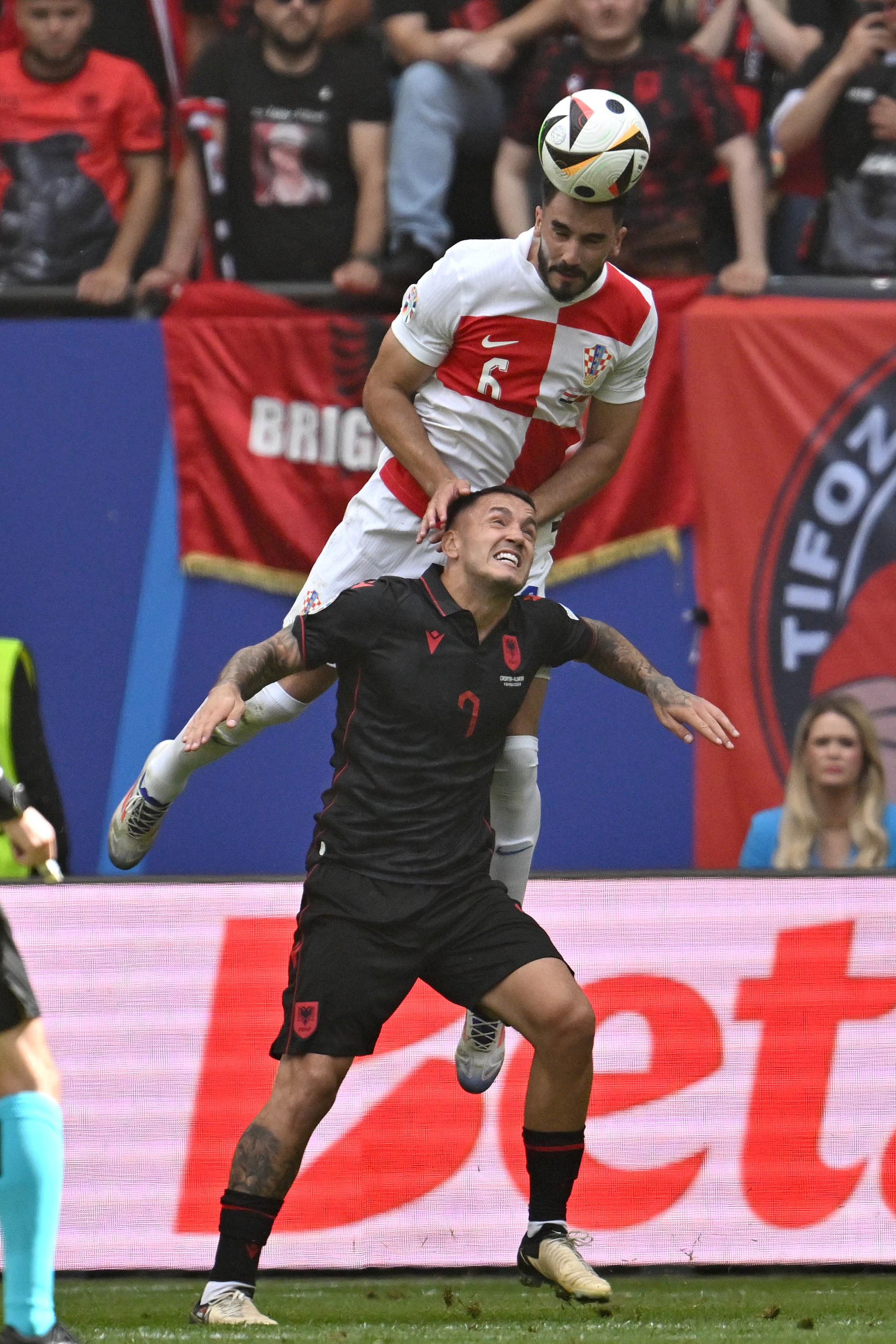 阿尔巴尼亚对克罗地亚,争夺小组首位 阿尔巴尼亚对克罗地亚,争夺小组首位