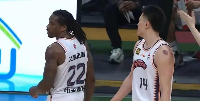 江苏队击败辽宁队,完成四连胜 江苏队击败辽宁队,完成四连胜