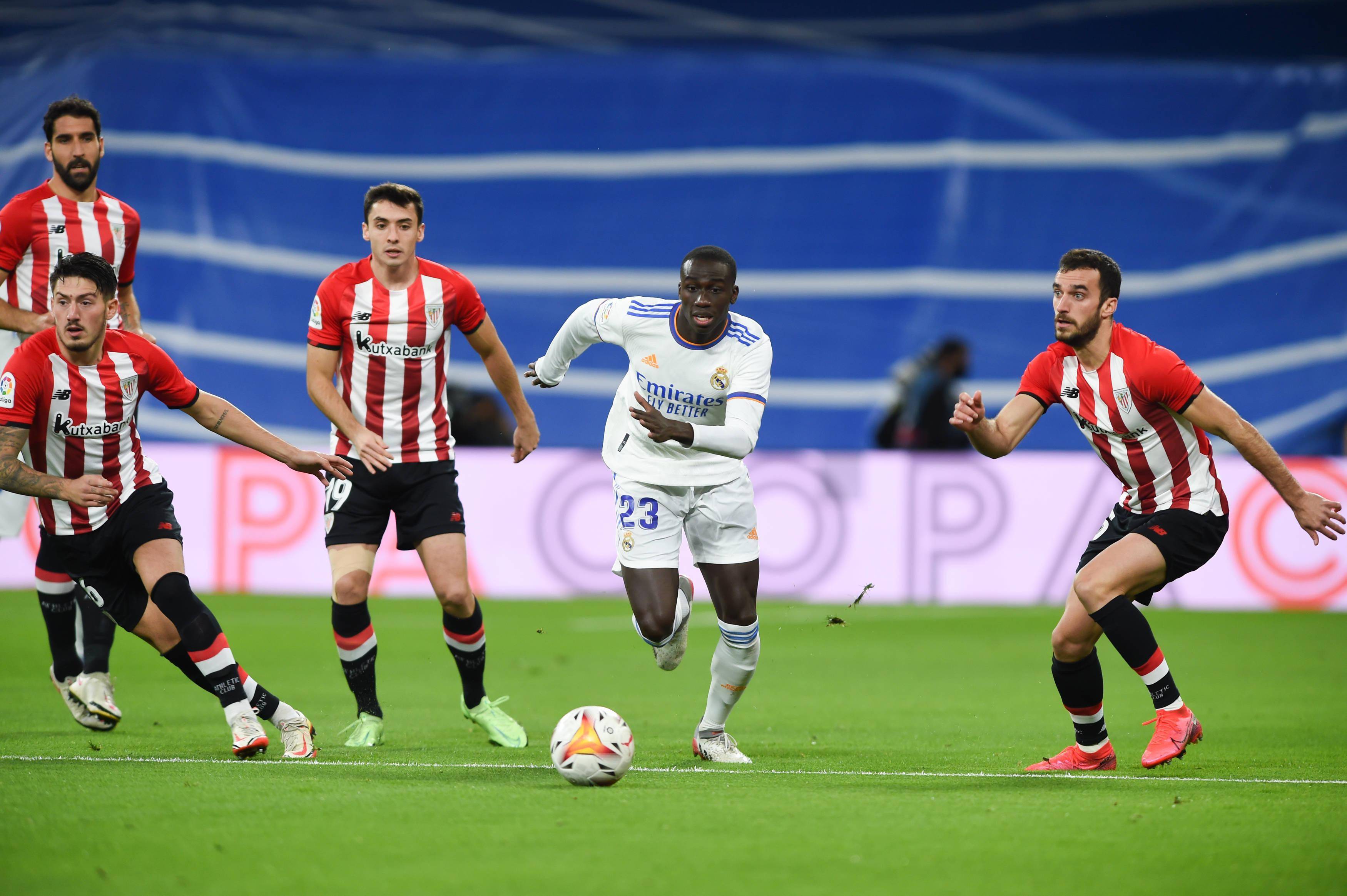 万众瞩目!欧洲国家足球比赛展现出顶尖竞技水平 万众瞩目!欧洲国家足球比赛展现出顶尖竞技水平