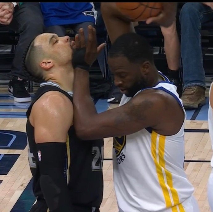 灰熊队遭遇三连败,众将反思备战下一场 灰熊队遭遇三连败,众将反思备战下一场