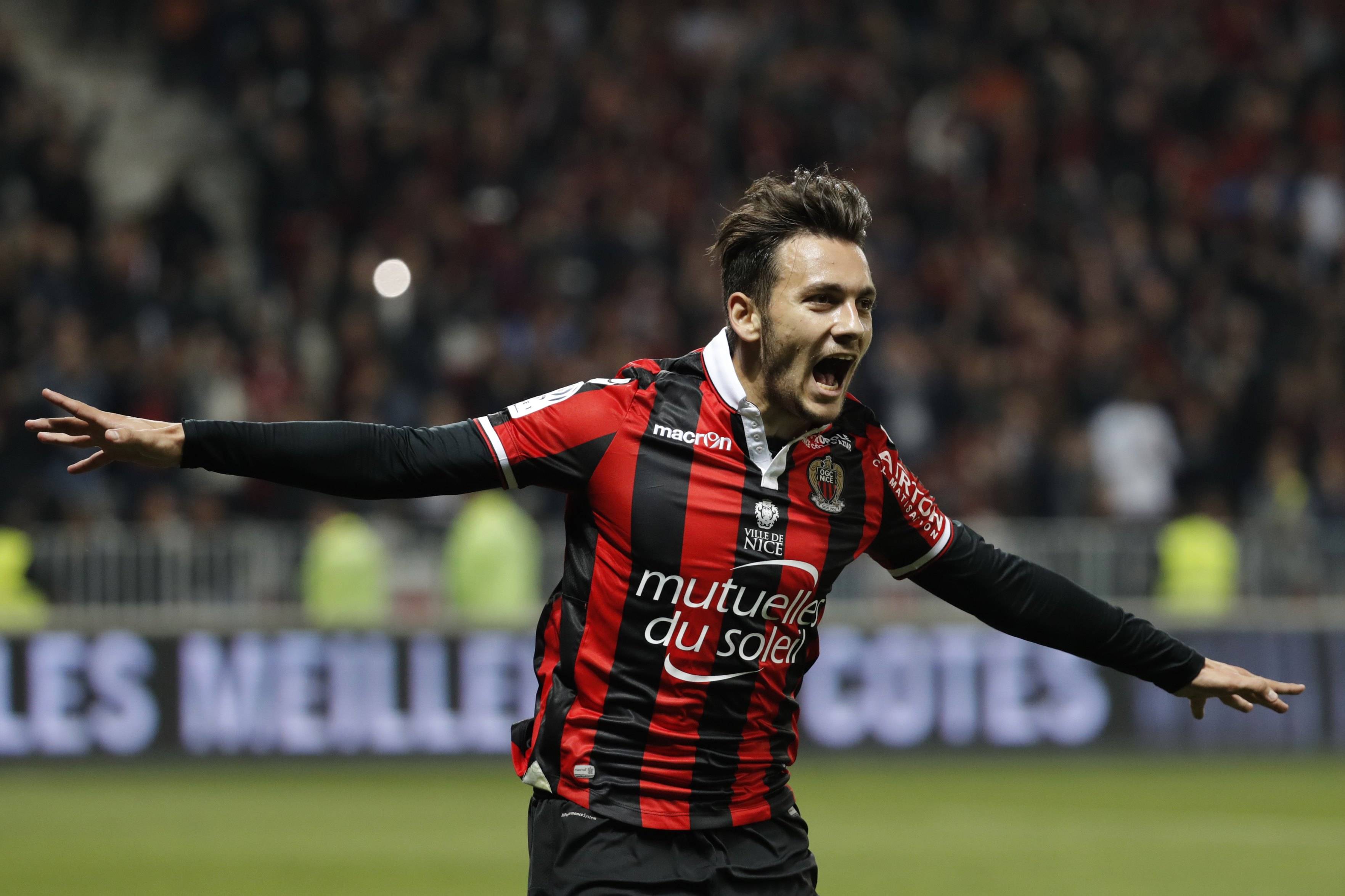 多特蒙德主场晋级,巴黎圣日耳曼战绩平平 多特蒙德主场晋级,巴黎圣日耳曼战绩平平