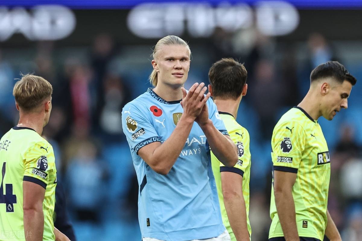 南安普顿球员被罚下场,队伍人员紧张度增加 南安普顿球员被罚下场,队伍人员紧张度增加