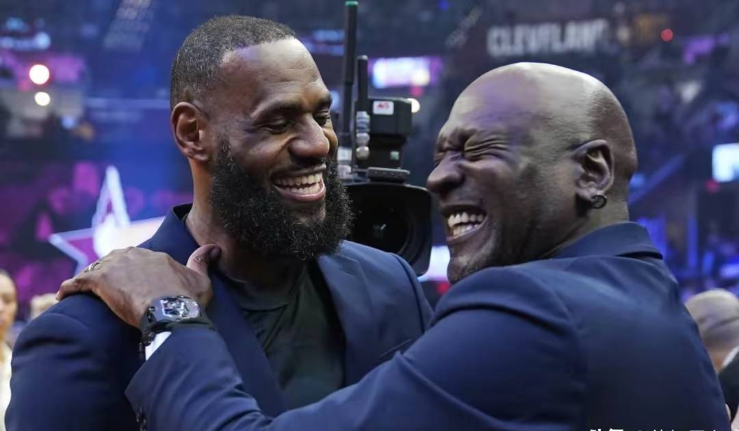 詹姆斯领导球队获得胜利,实力备受肯定 詹姆斯领导球队获得胜利,实力备受肯定