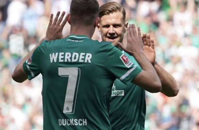 五星表现!汉堡队员助球队逆转胜利 五星表现!汉堡队员助球队逆转胜利