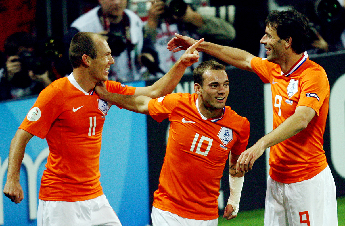 罗本斩获双响,助蓝军双杀对手 罗本斩获双响,助蓝军双杀对手