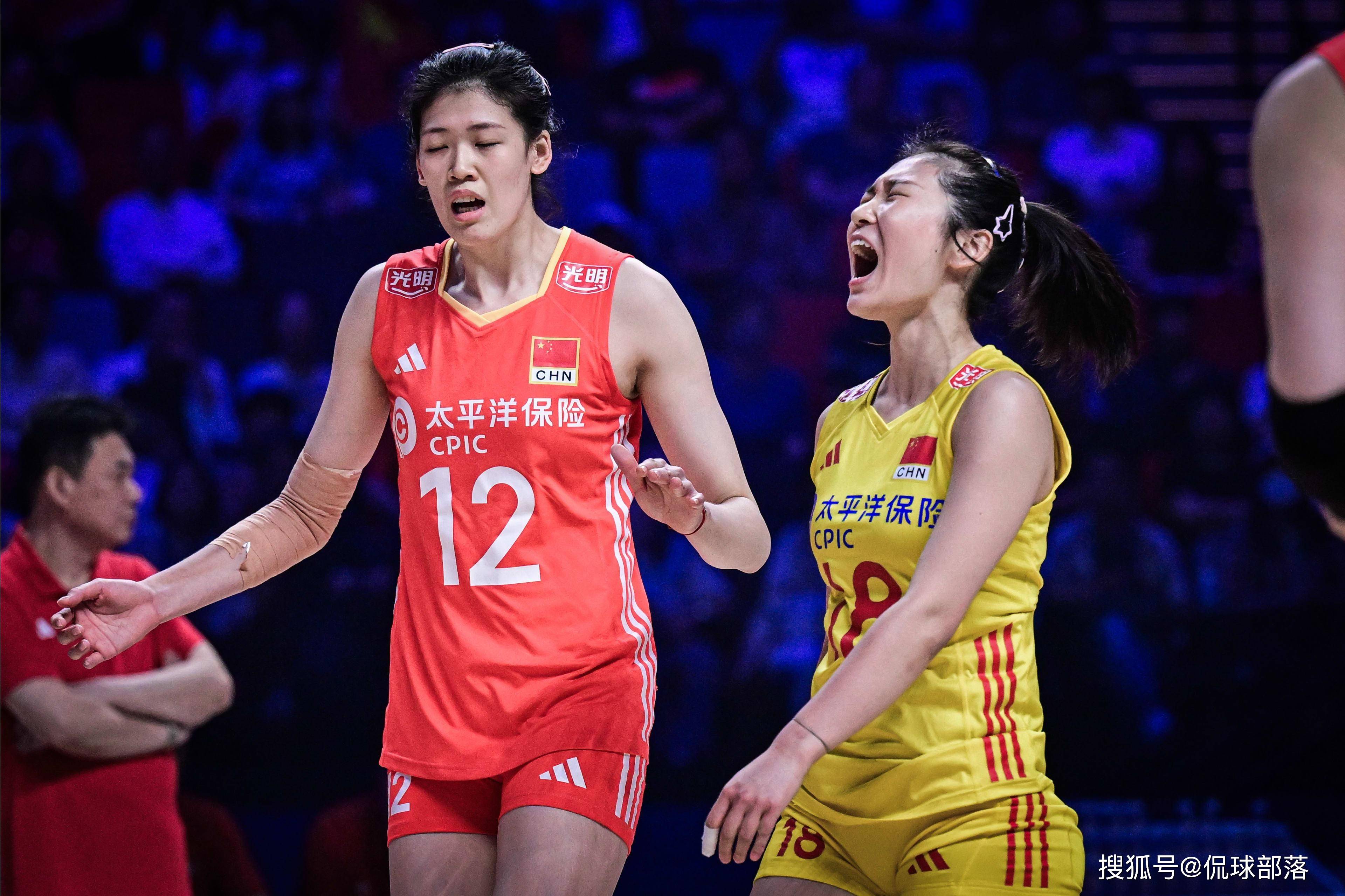 中国女排力挫对手,晋级半决赛 中国女排力挫对手,晋级半决赛