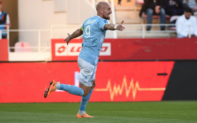 瓦朗谢纳击败对手,结束连败 瓦朗谢纳击败对手,结束连败