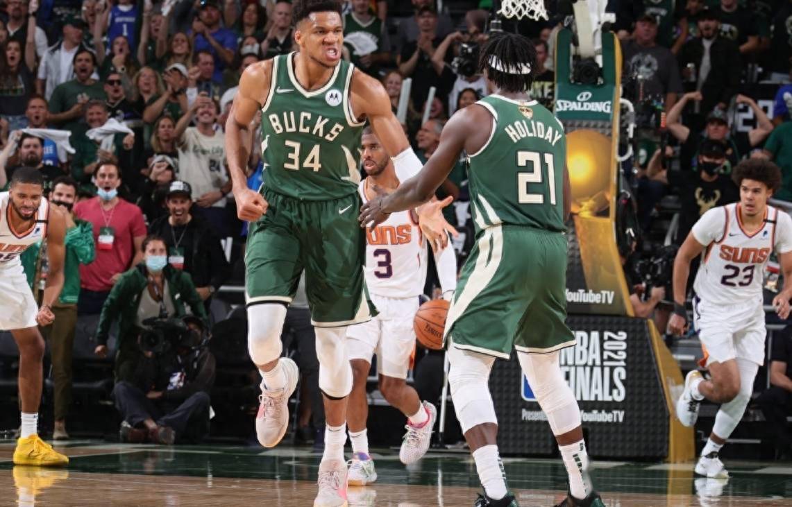 雄鹿客场力克黄蜂,继续领跑东部 雄鹿客场力克黄蜂,继续领跑东部