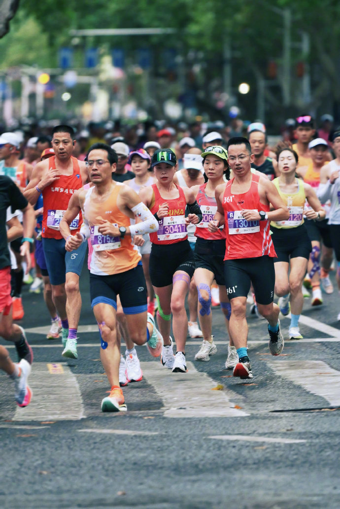 运动员跨界创造佳绩,引发掌声 运动员跨界创造佳绩,引发掌声