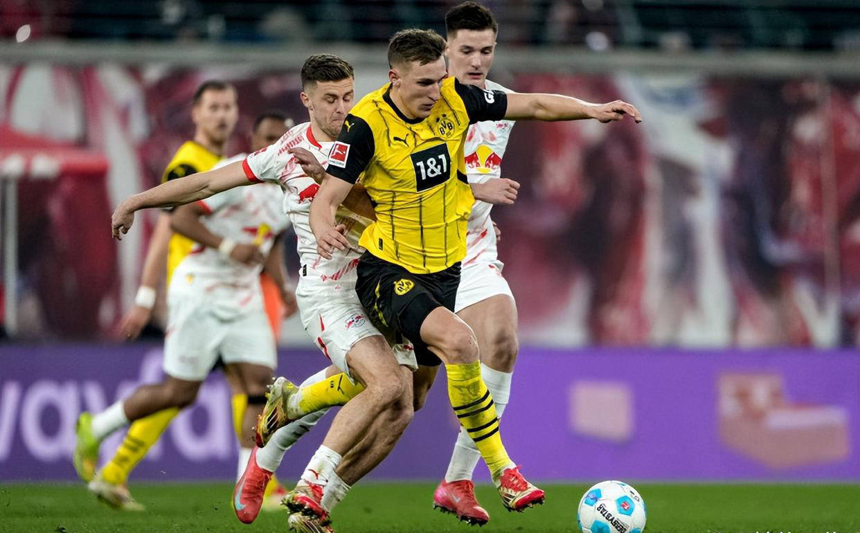 多特蒙德客场战胜对手,守住三分优势 多特蒙德客场战胜对手,守住三分优势