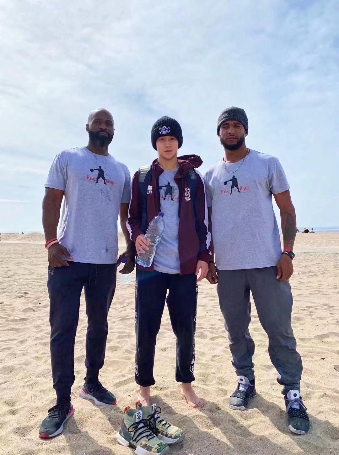 篮球明星球员公益造访留守儿童 篮球明星球员公益造访留守儿童