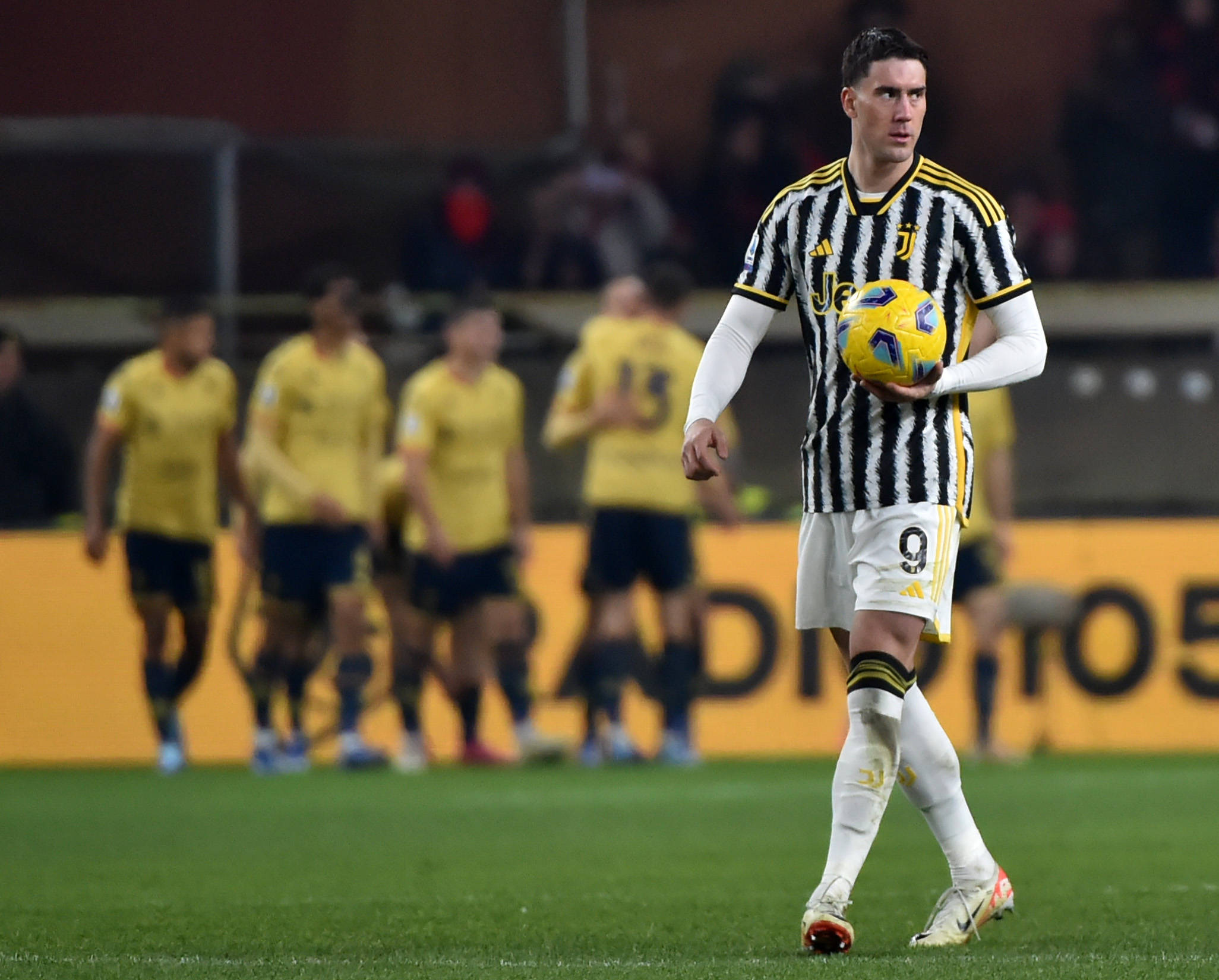 尤文图斯客场大捷,小组领跑榜首 尤文图斯客场大捷,小组领跑榜首