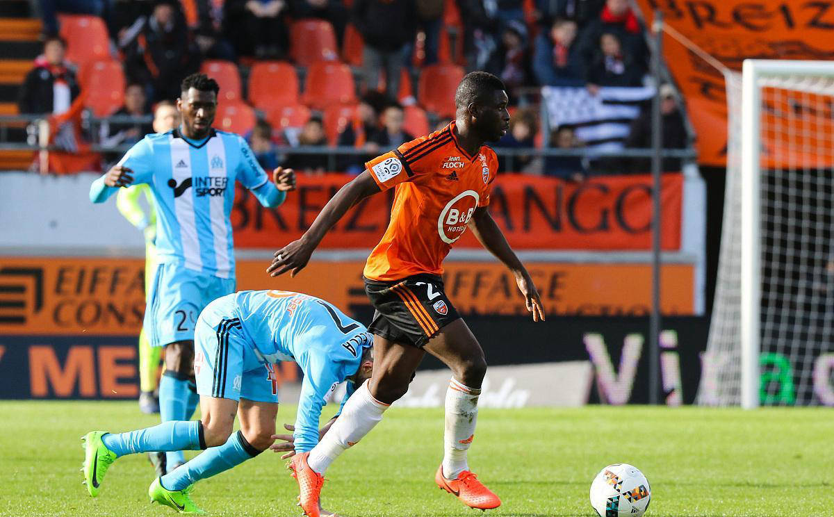 沃尔夫斯堡后防表现出色,零封对手 沃尔夫斯堡后防表现出色,零封对手