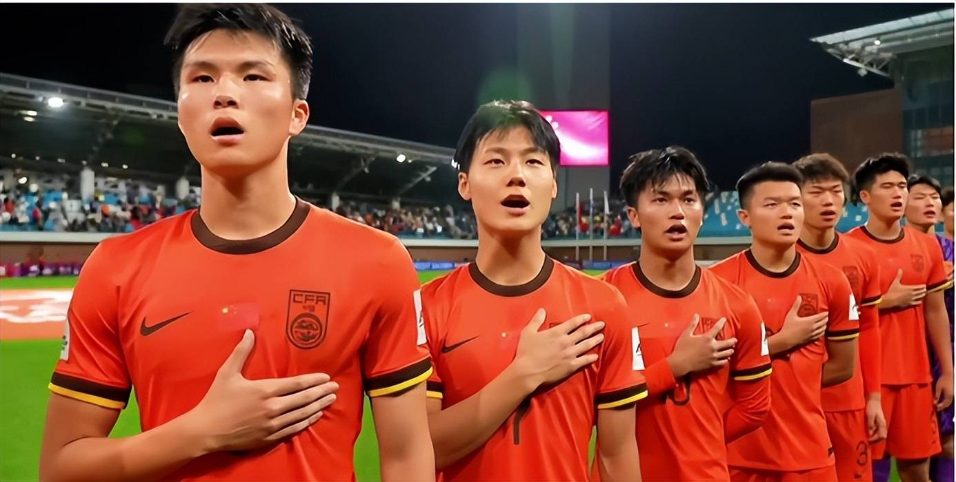 摩纳哥球员集训备战，队伍士气高昂