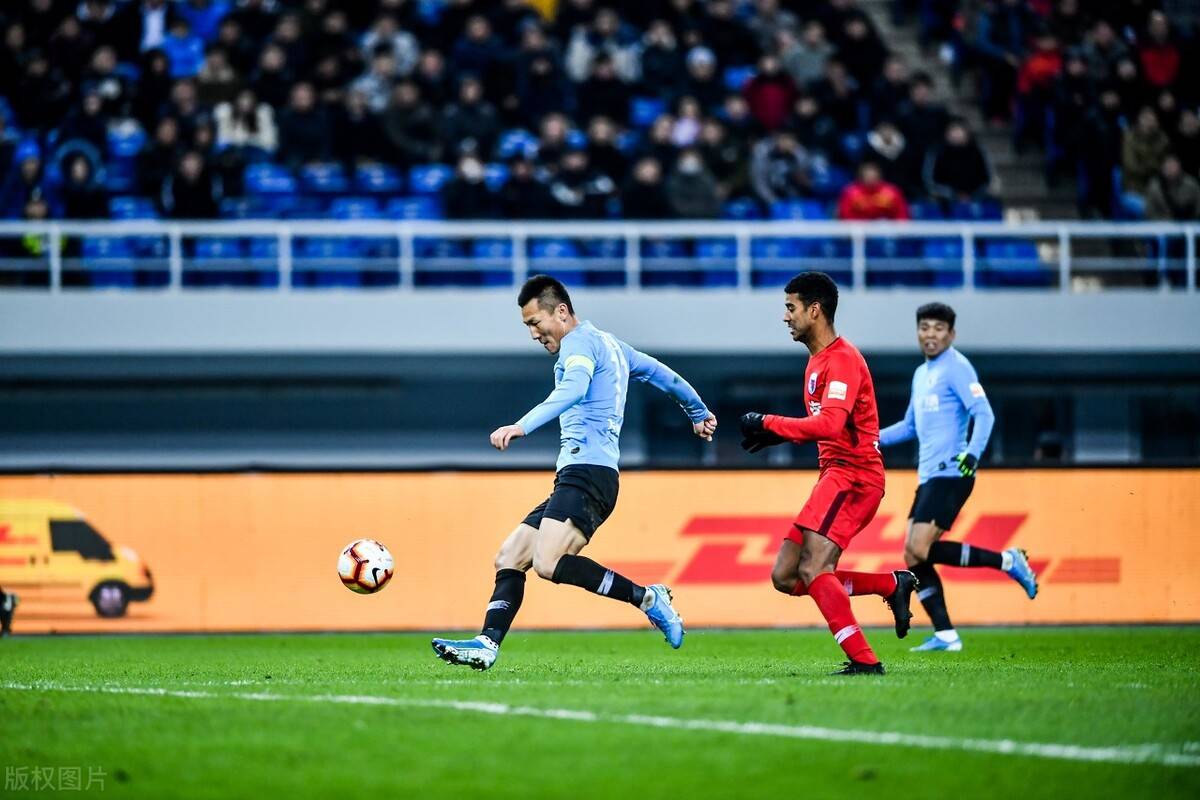 海南海口足球俱乐部遭遇惨败,降级形势临近 海南海口足球俱乐部遭遇惨败,降级形势临近