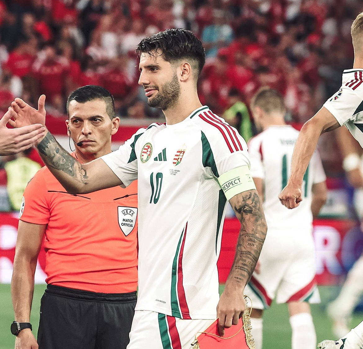 匈牙利队奋力拼搏,取得重要胜利 匈牙利队奋力拼搏,取得重要胜利