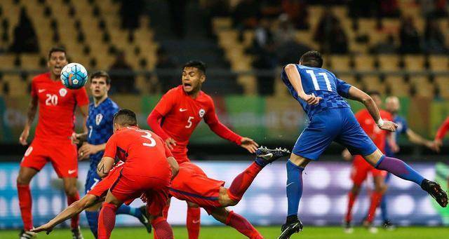 阿尔巴尼亚主场逼平冰岛,晋级前景堪忧 阿尔巴尼亚主场逼平冰岛,晋级前景堪忧