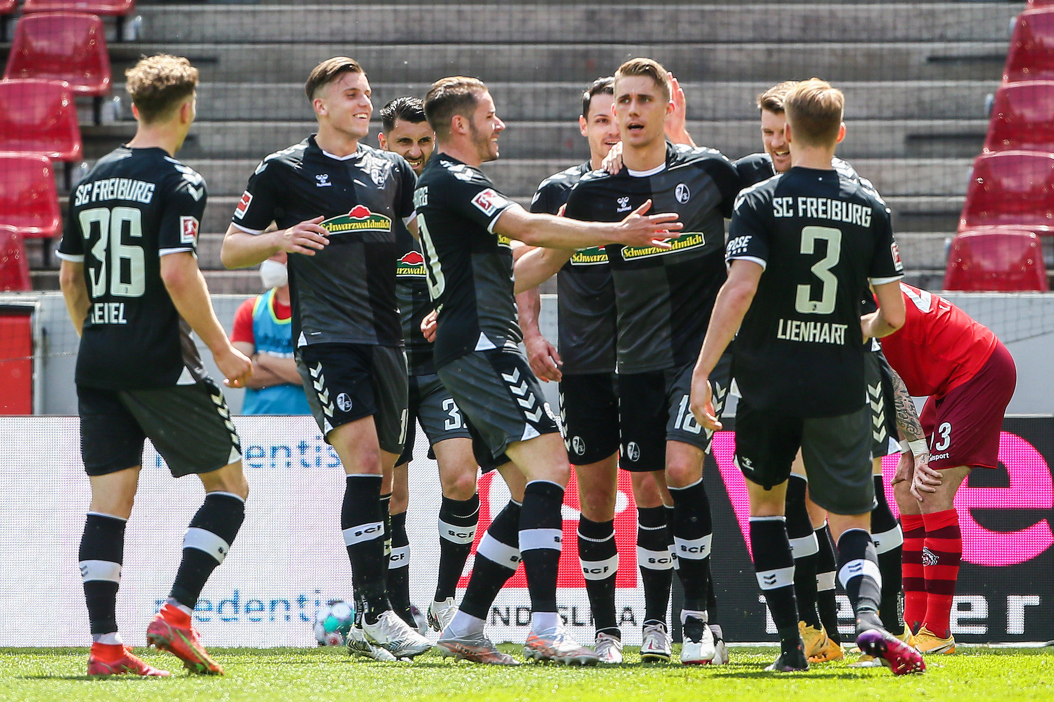 强强对决,欧洲预选赛呈现白热化局势 强强对决,欧洲预选赛呈现白热化局势