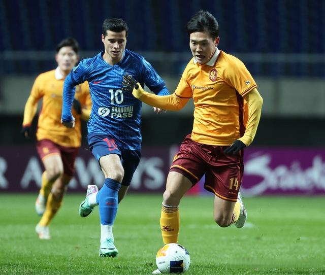 中超球队遭遇困难晋级亚冠半决赛