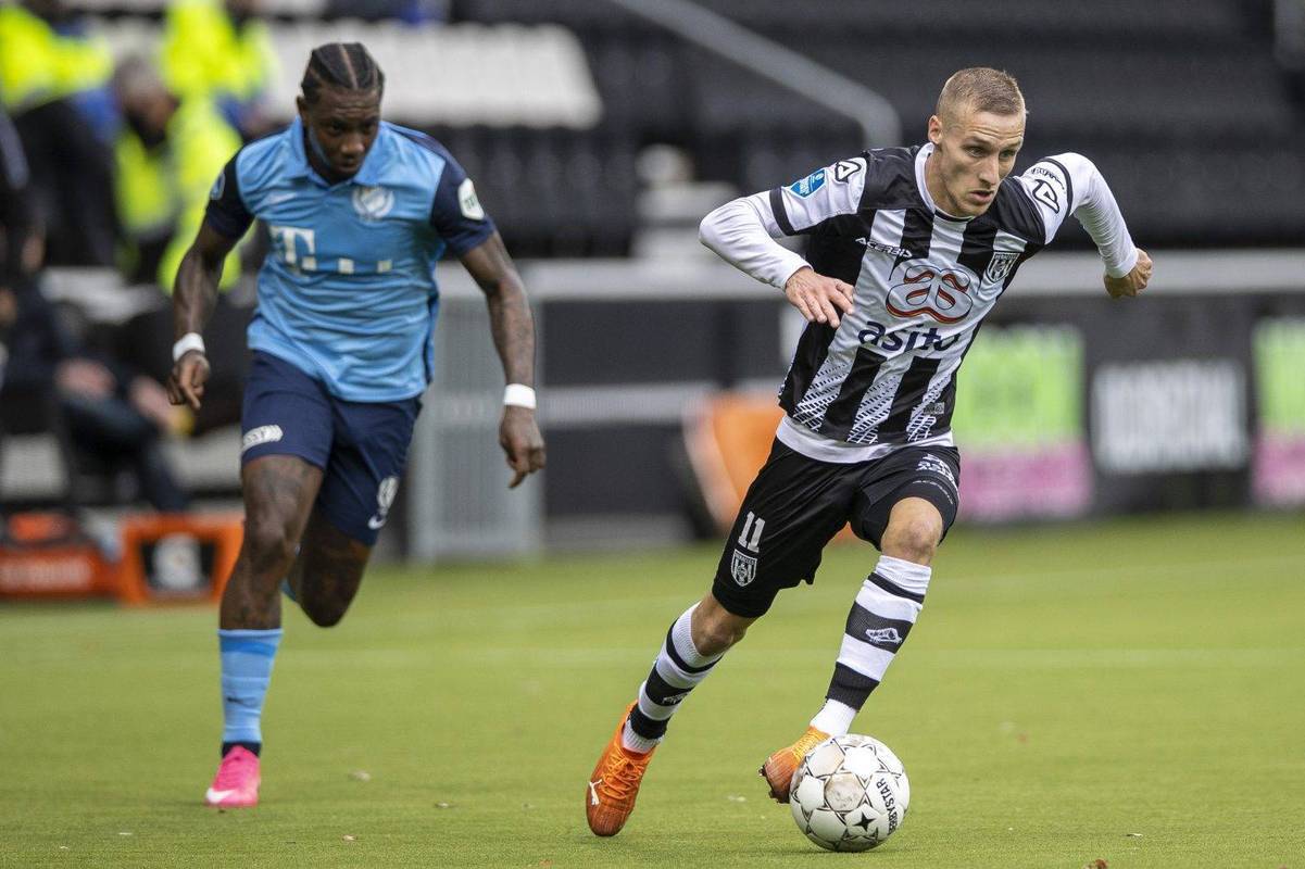 阿贾克斯逆袭晋级,荷甲球队创造历史 阿贾克斯逆袭晋级,荷甲球队创造历史