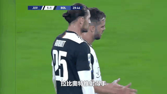尤文图斯射手精准破门,为球队加分 尤文图斯射手精准破门,为球队加分
