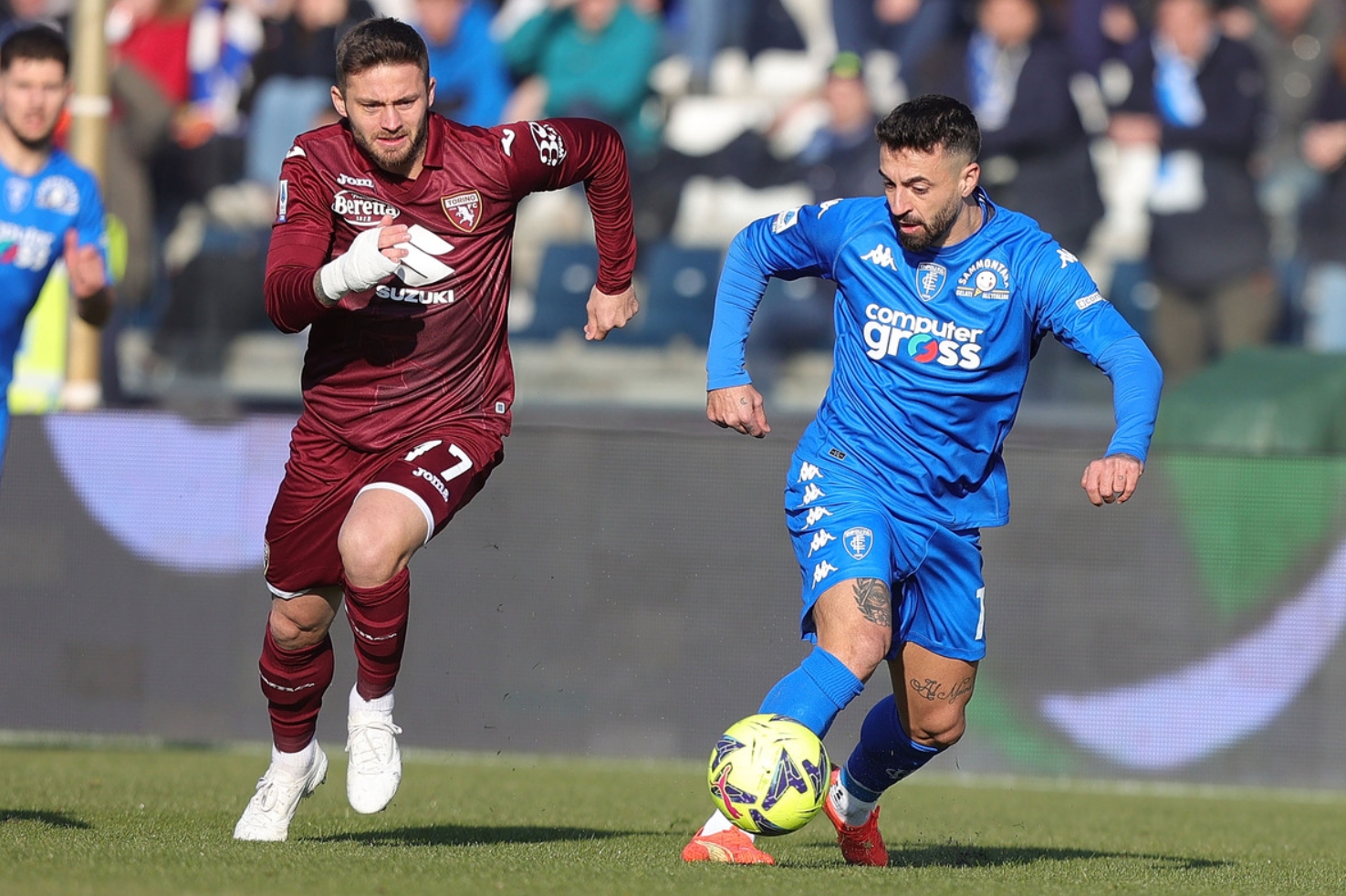 都灵主场作战，球迷齐聚助威球队取得胜利