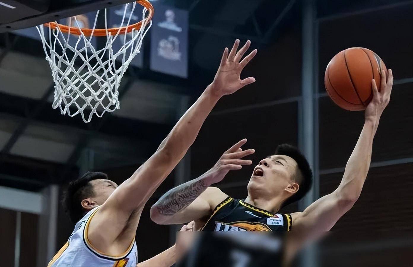 内地篮球赛事即将上演一场胜负未卜的比赛