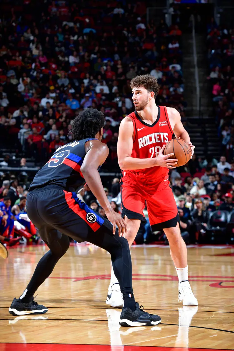 火箭新秀出彩,助球队反超太阳 火箭新秀出彩,助球队反超太阳