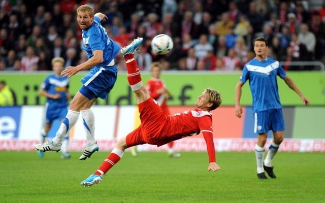 利记官网-波鸿队员竭力拼搏,迎来胜利