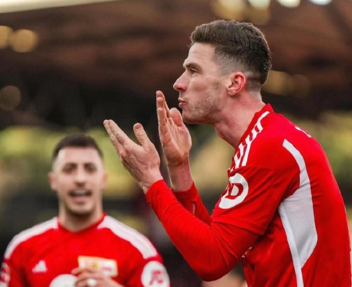 美因茨主场力克柏林联合,球队取得关键胜利喜上眉梢 美因茨主场力克柏林联合,球队取得关键胜利喜上眉梢