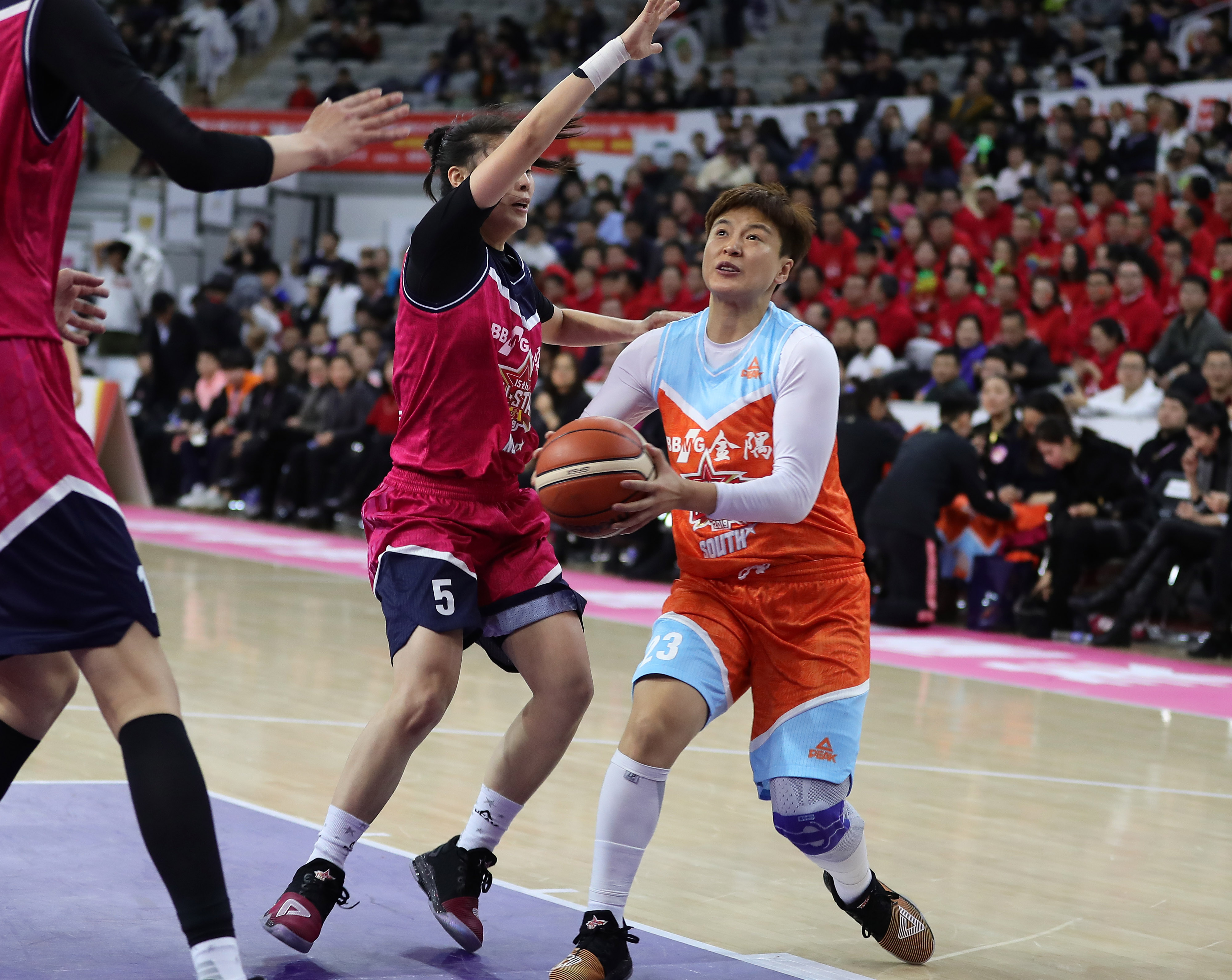 派出全主力首发,南方队士气高昂 派出全主力首发,南方队士气高昂