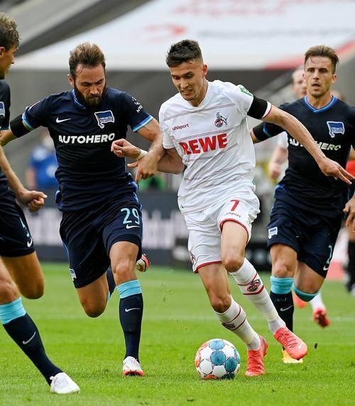 柏林赫塔不敌前锋实力,被逆转击败 柏林赫塔不敌前锋实力,被逆转击败