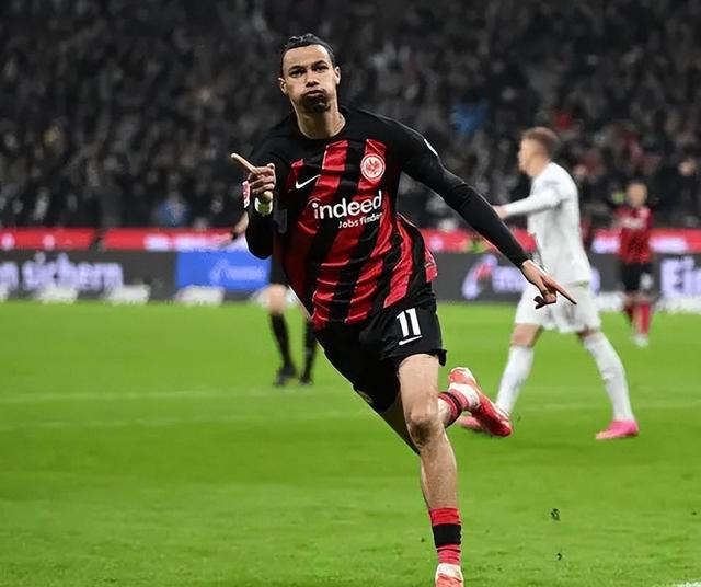 法兰克福主场力克对手,四分奇迹发生 法兰克福主场力克对手,四分奇迹发生