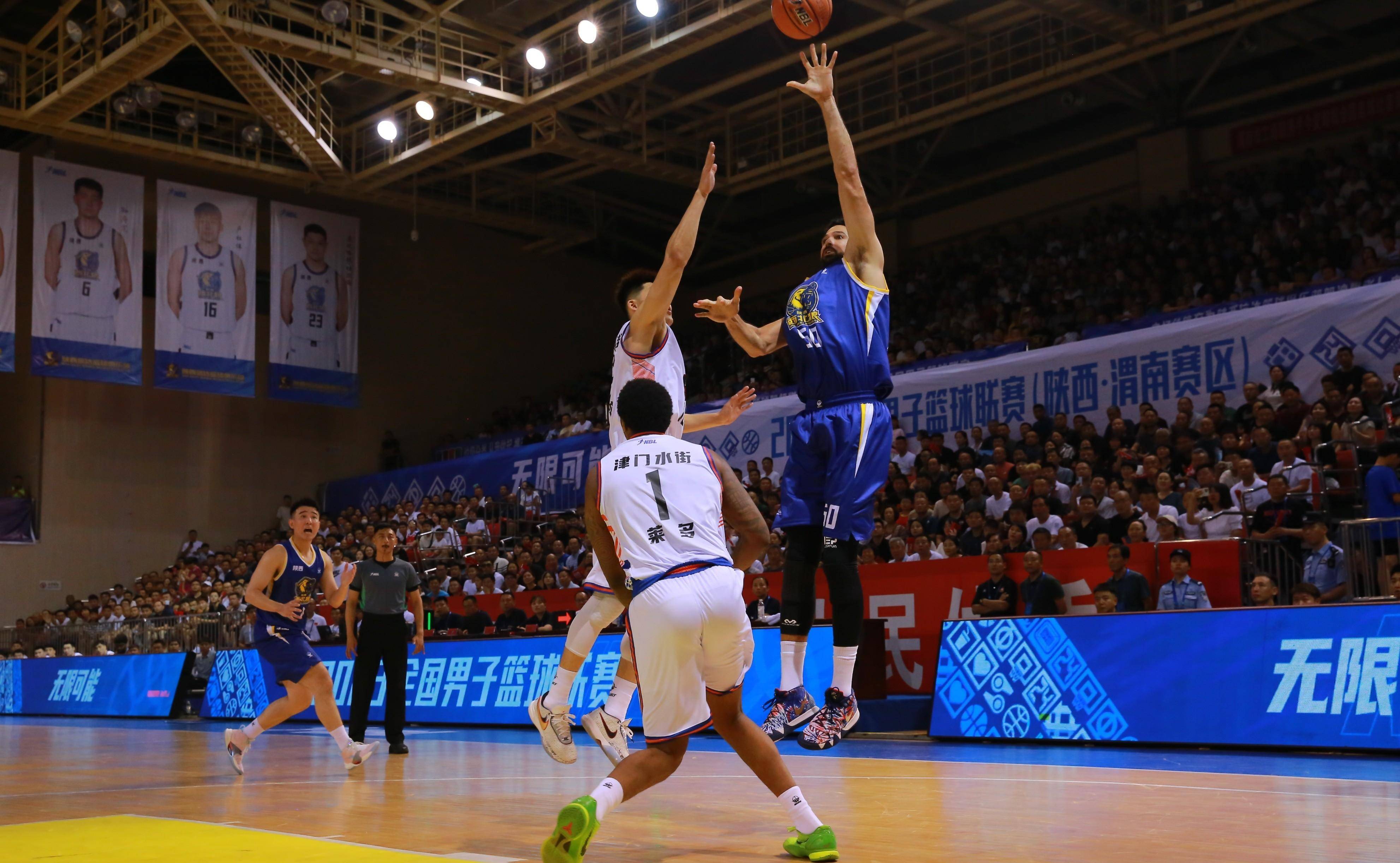 陕西队主场迎战,连胜收官稳坐榜首 陕西队主场迎战,连胜收官稳坐榜首