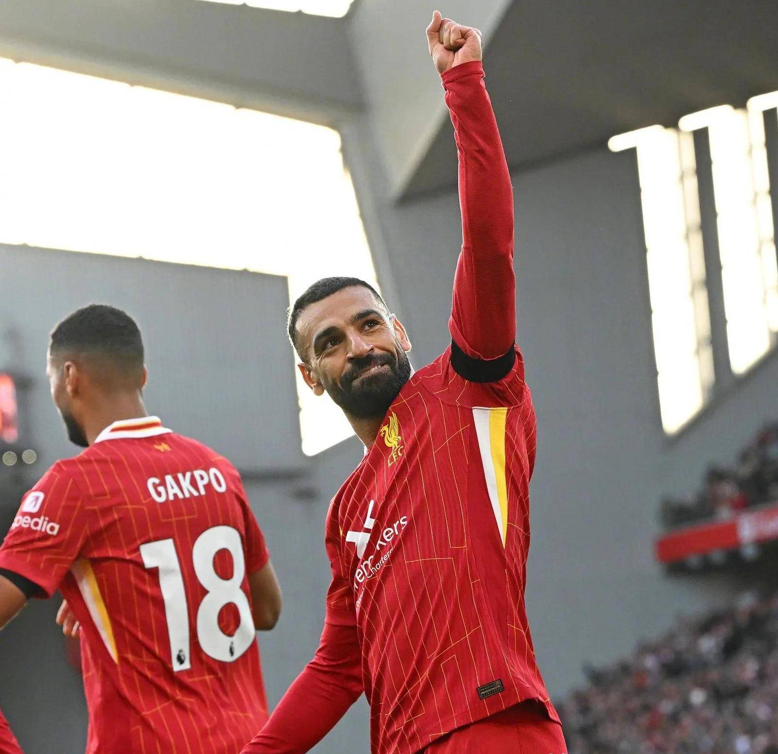 利物浦客场战胜曼城,英超争冠形势逐渐明朗 利物浦客场战胜曼城,英超争冠形势逐渐明朗