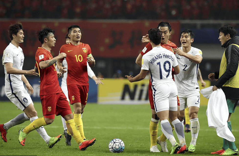 利记官方网站-热门球队备战迎战激烈比赛，士气高昂