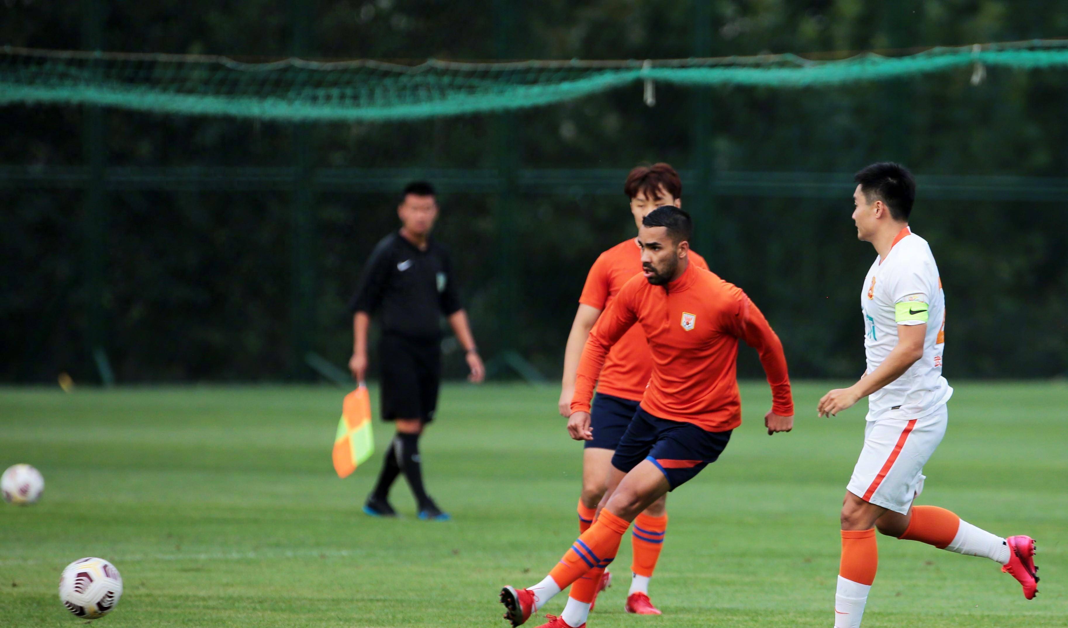 汉诺威队发挥失常，错失亚冠晋级机会