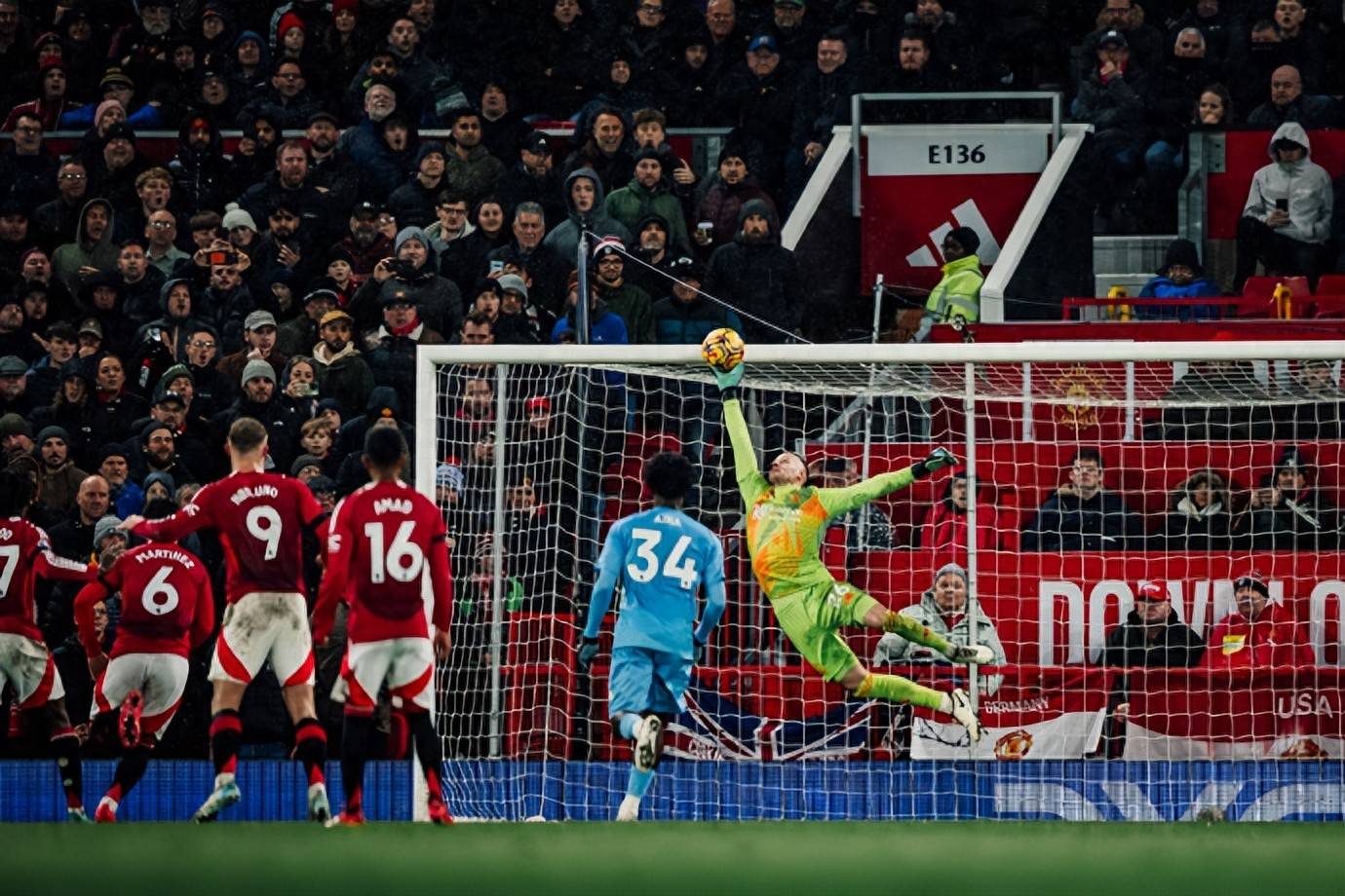 南安普顿主场输给西汉姆联,保级压力增大 南安普顿主场输给西汉姆联,保级压力增大