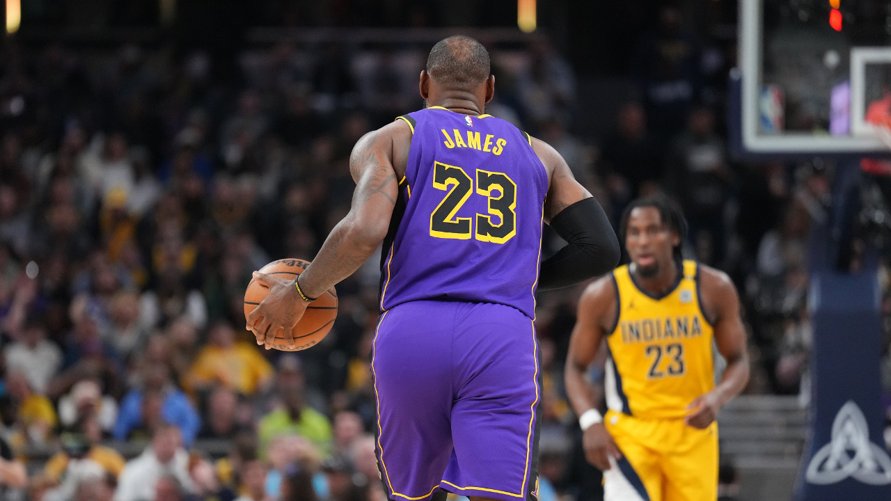 步行者队球员拉塞尔频频优异表现 步行者队球员拉塞尔频频优异表现