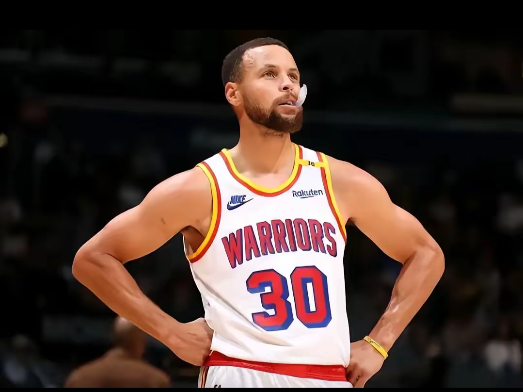 波波夫表现神勇,帮助球队成功赢下比赛 波波夫表现神勇,帮助球队成功赢下比赛