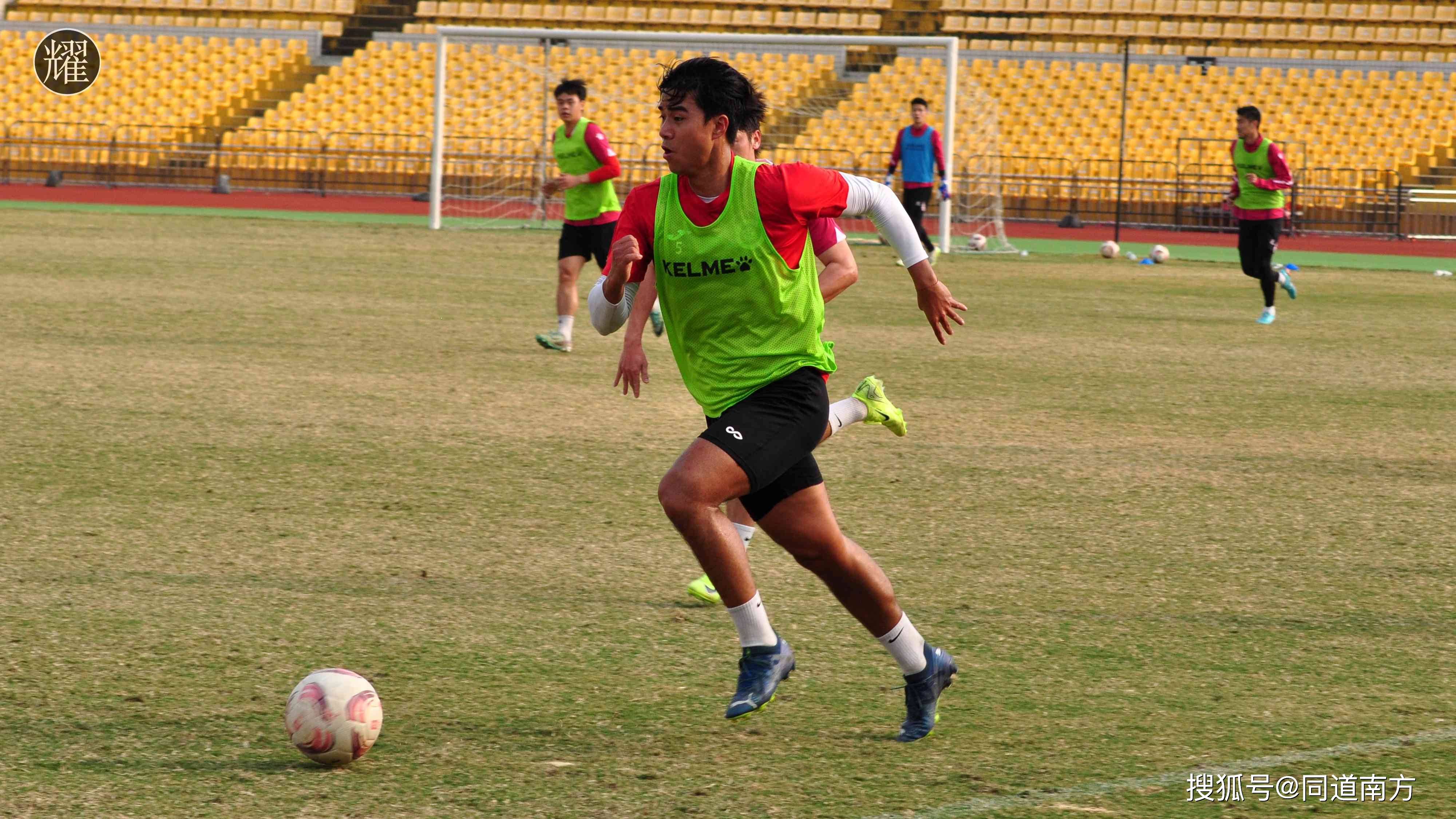 利记官网-球员在职业赛场上展现出卓越技艺