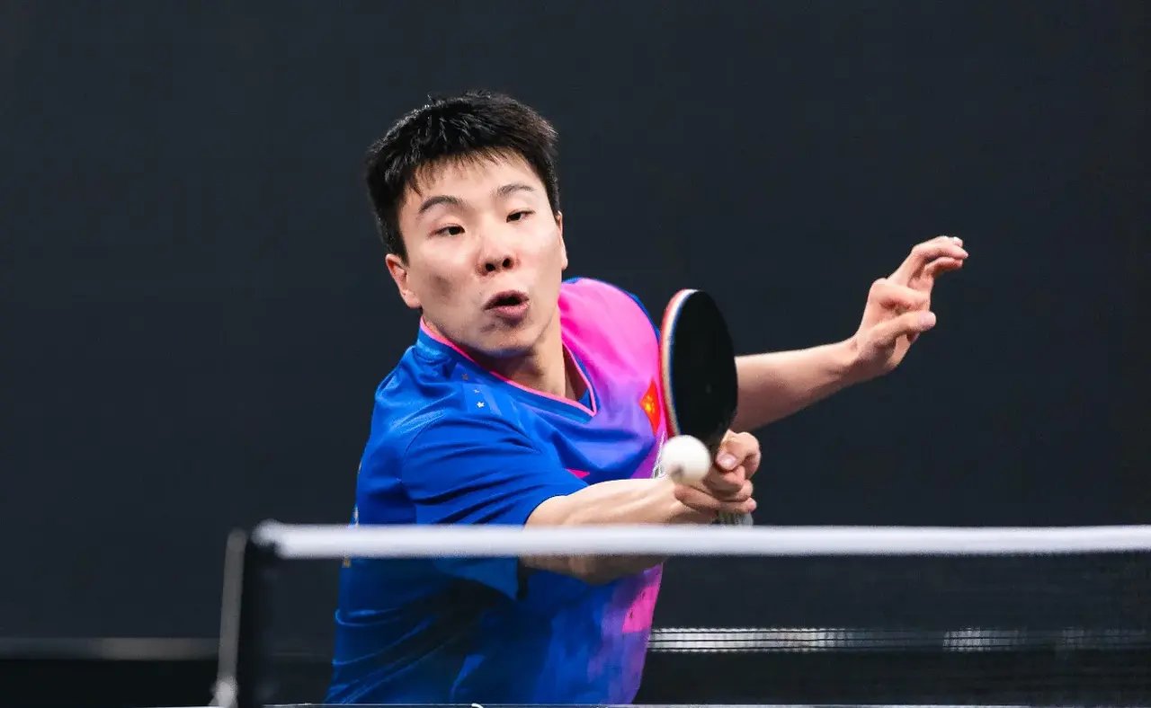 河南建业全队发挥出色,迎来胜利的喜悦 河南建业全队发挥出色,迎来胜利的喜悦